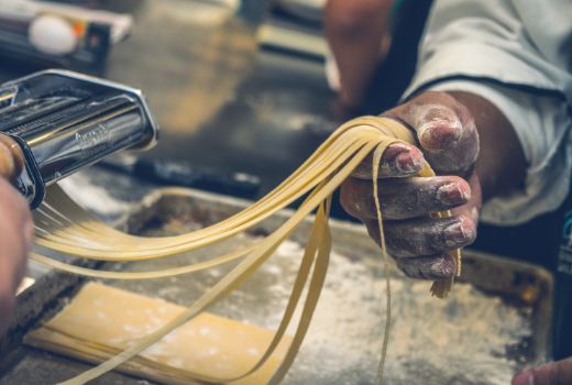 Fast Cars and Food in Bologna school groups