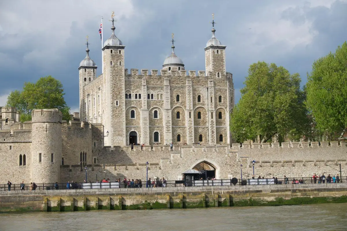 tower of London from the river