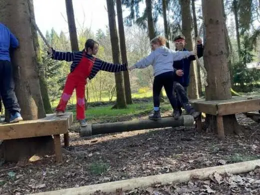 Team Building Outdoor Adventures school groups